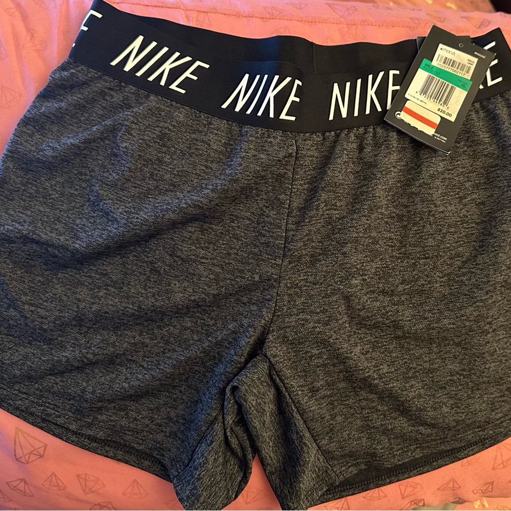 Girls Nike shorts XL